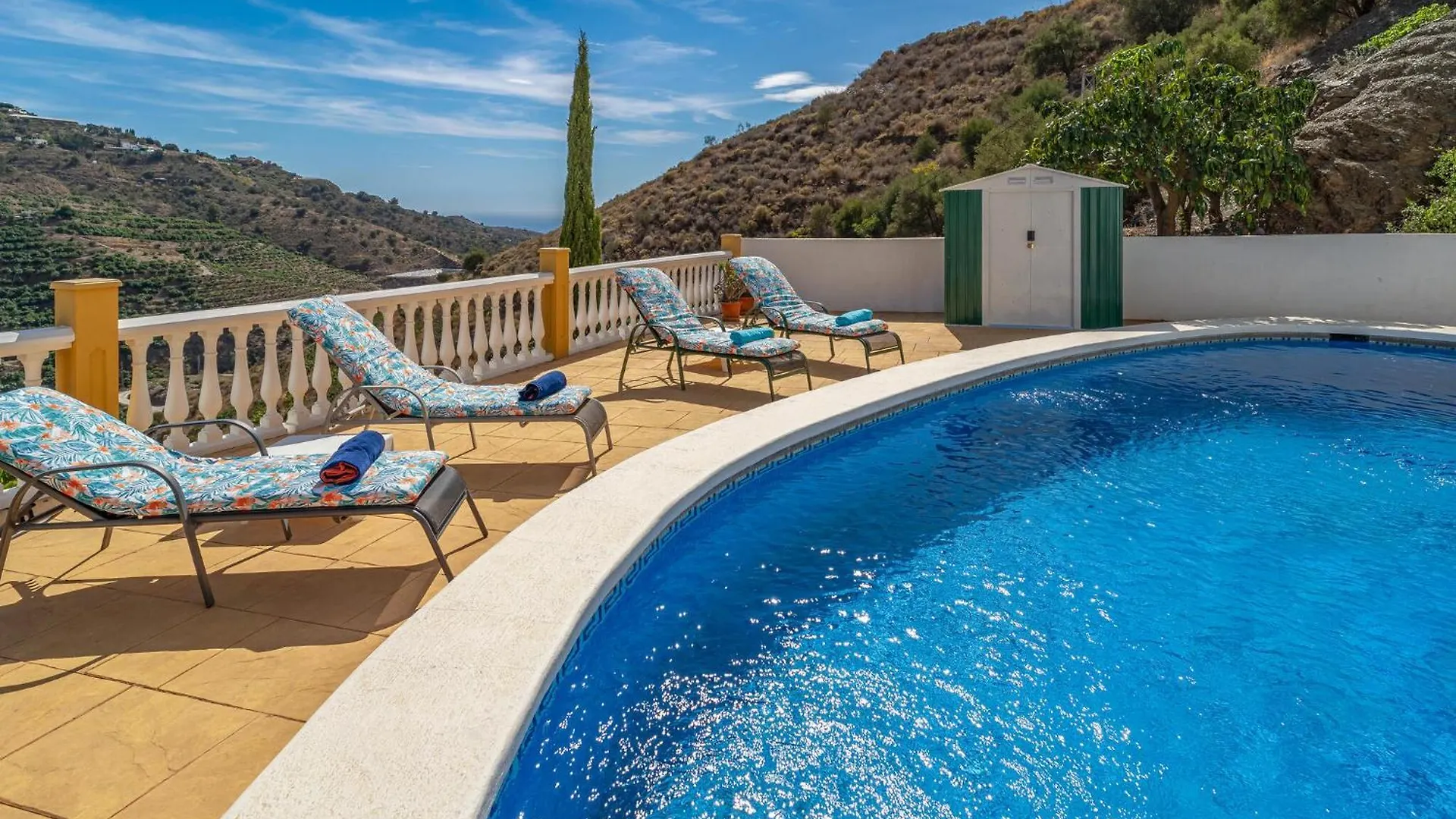 Cozy Home In Sayalonga With Wifi Spain
