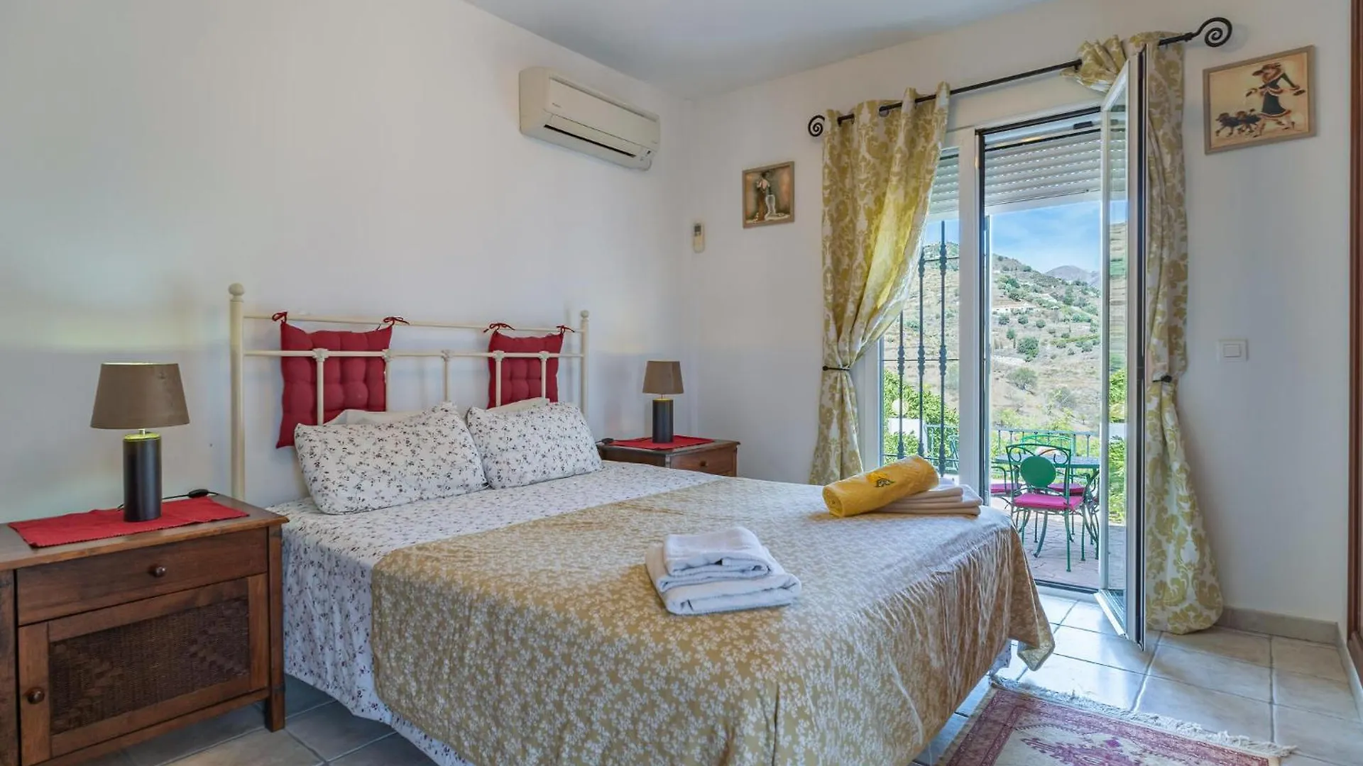 Holiday home Cozy Home In Sayalonga With Wifi